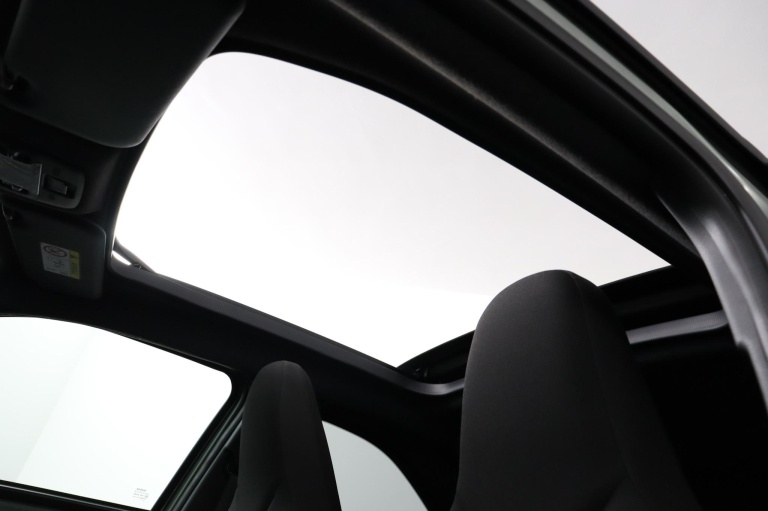 Toyota Aygo X - 1.0 VVT-i MT Premium Cabrio 38