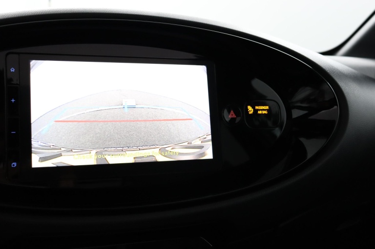 Toyota Aygo X - 1.0 VVT-i MT Premium Cabrio 9