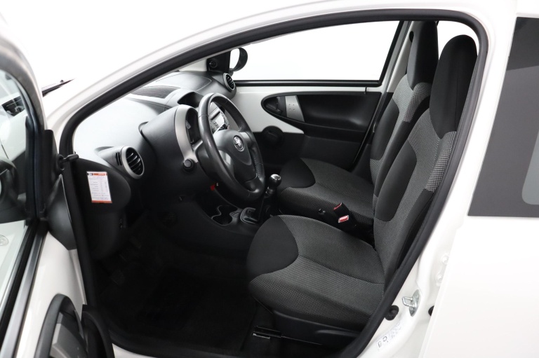 Toyota Aygo - 1.0 VVT-i Aspiration 16