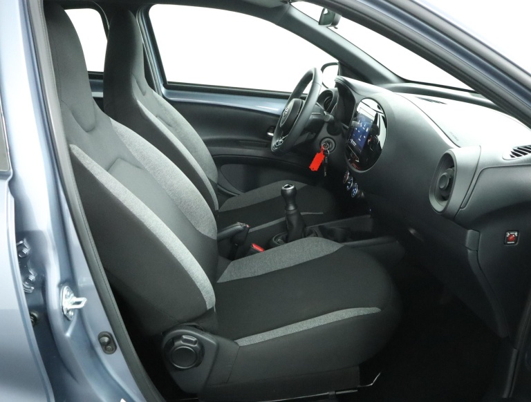 Toyota Aygo X - 1.0 VVT-i MT Play 22