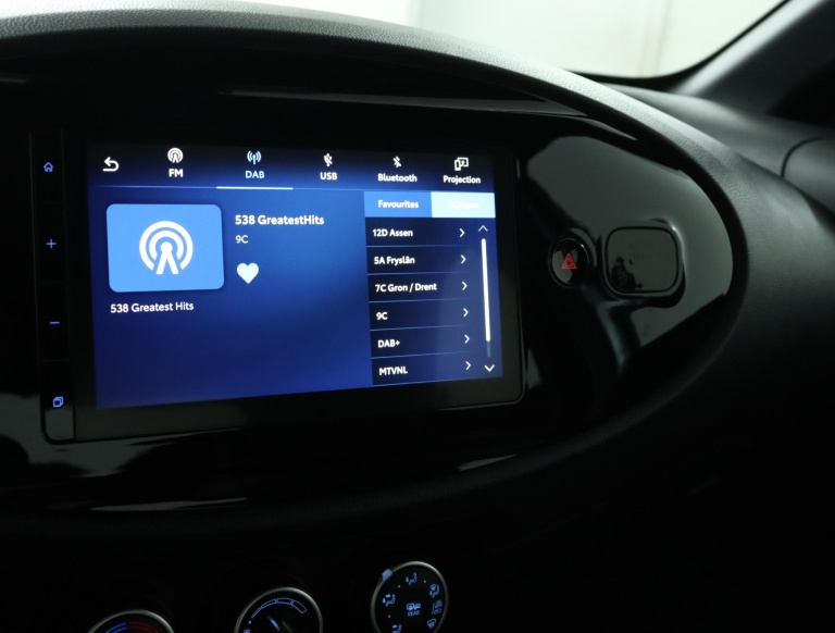 Toyota Aygo X - 1.0 VVT-i MT Play 8