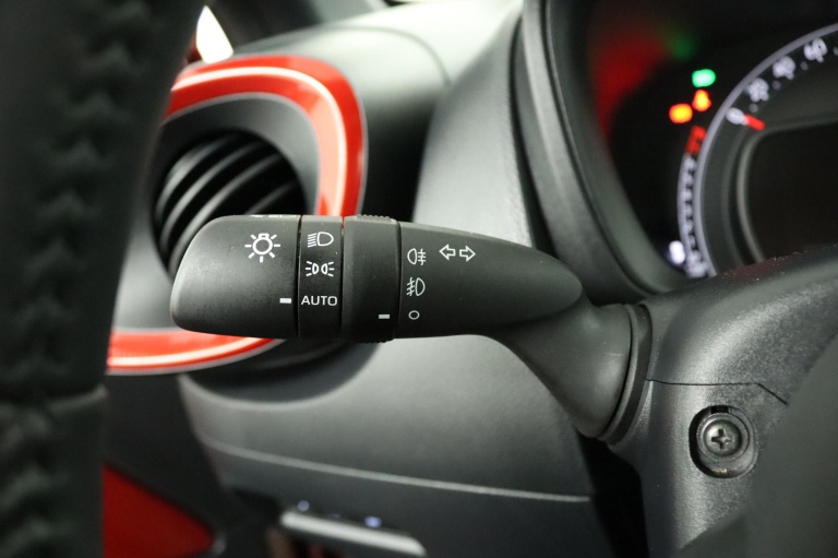 Toyota Aygo X - 1.0 VVT-i MT Pulse 29