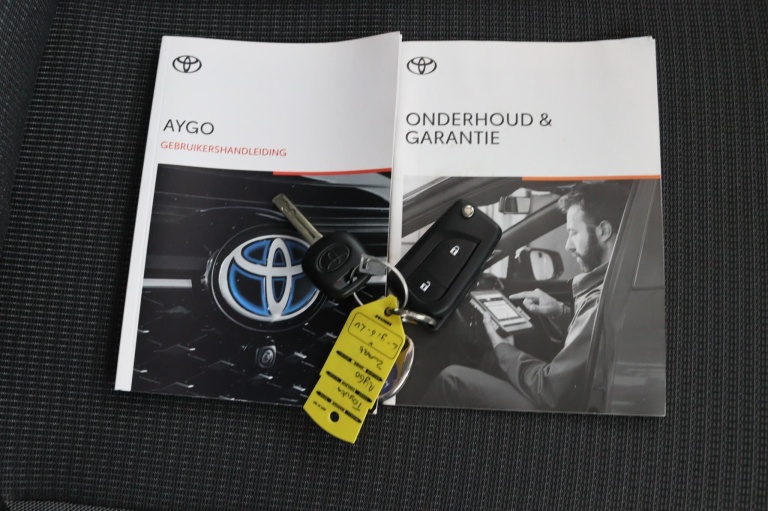 Toyota Aygo - 1.0 VVT-i x-joy cabrio 28