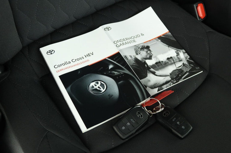 Toyota Corolla Cross - Hybrid 140 Style 11