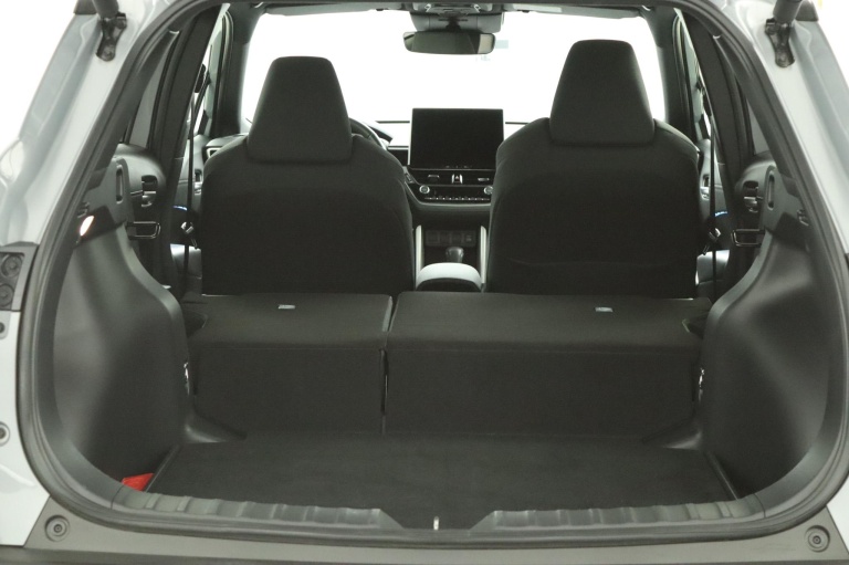 Toyota Corolla Cross - Hybrid 140 Style 26
