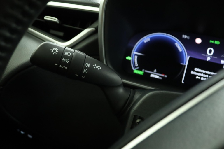 Toyota Corolla Cross - Hybrid 140 Style 30