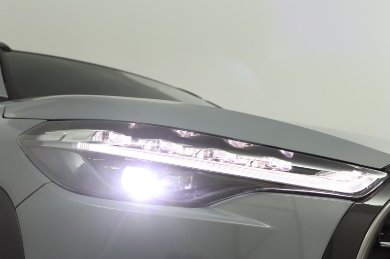 Toyota Corolla Cross - Hybrid 140 Style 64