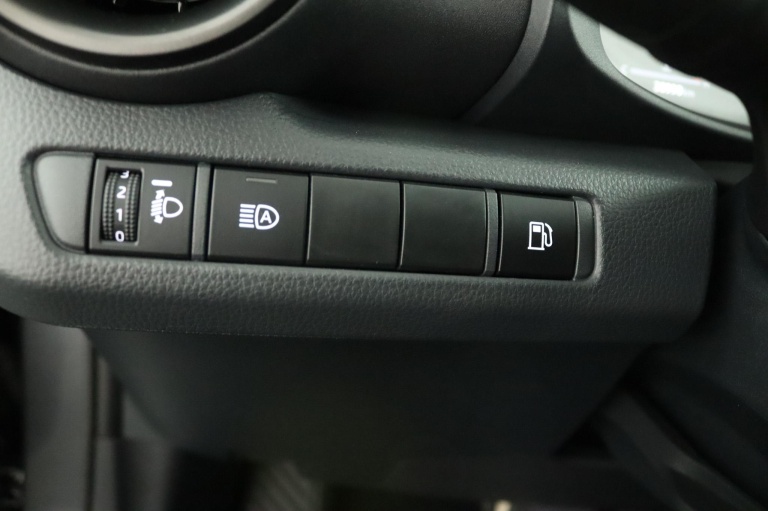Toyota C-HR - 1.8 Hybrid 140 Dynamic 30