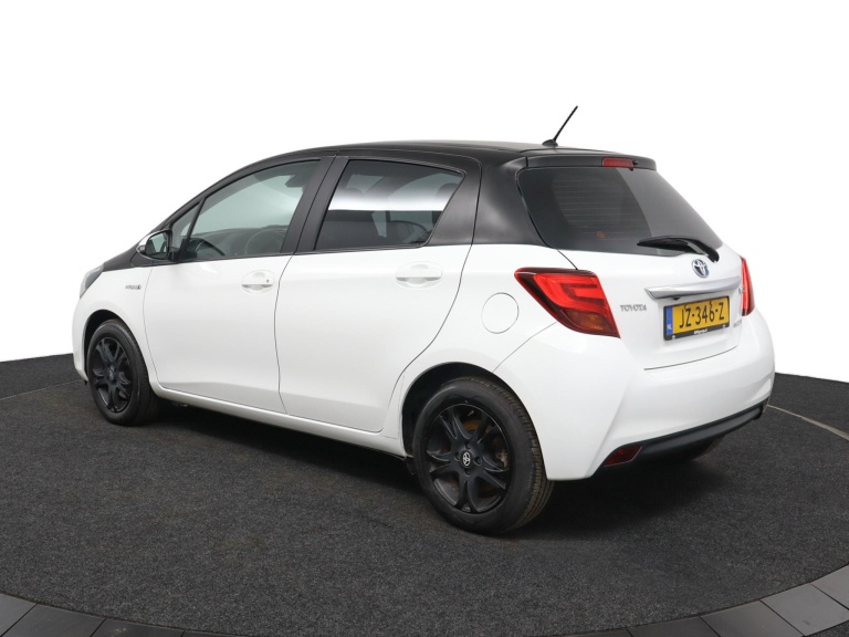 Toyota Yaris - 1.5 Hybrid Trend Bi-Tone 12