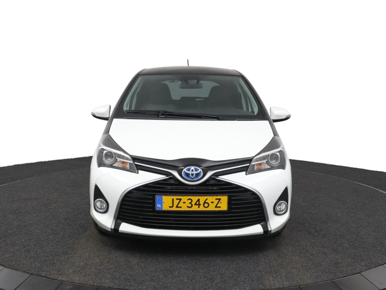 Toyota Yaris - 1.5 Hybrid Trend Bi-Tone 16