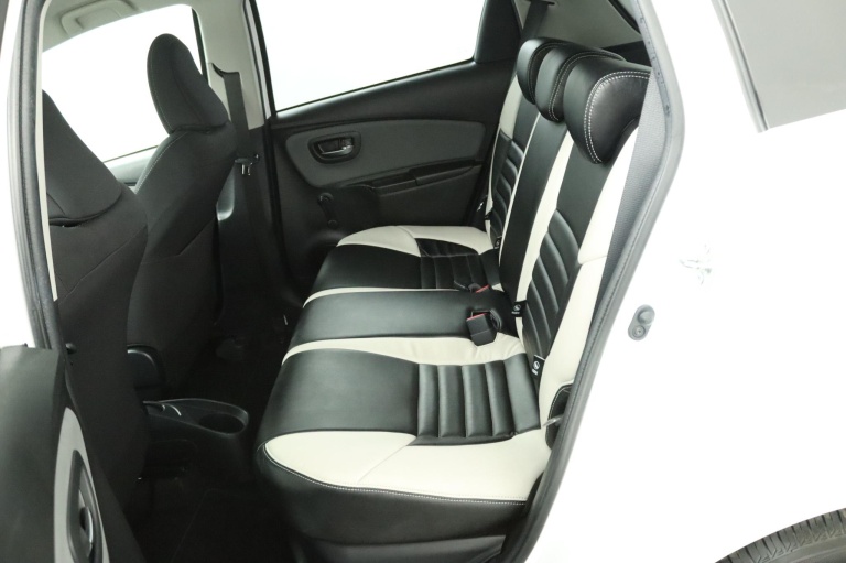 Toyota Yaris - 1.5 Hybrid Trend Bi-Tone 18