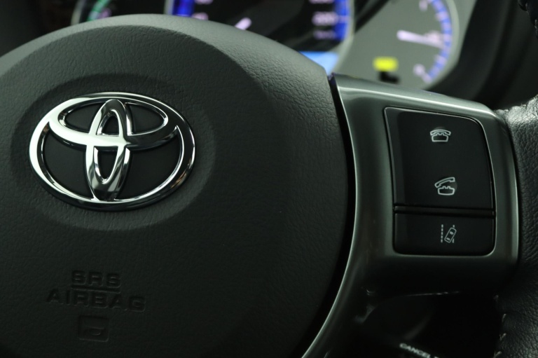 Toyota Yaris - 1.5 Hybrid Trend Bi-Tone 21