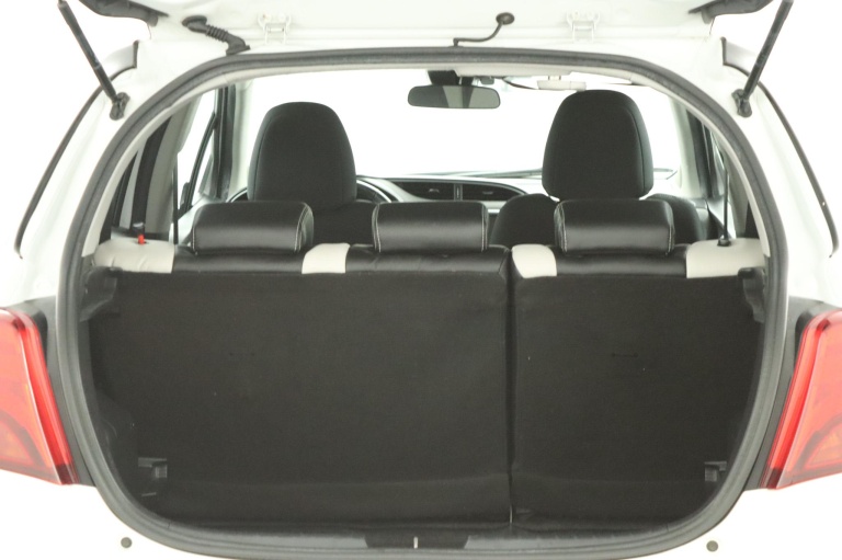 Toyota Yaris - 1.5 Hybrid Trend Bi-Tone 24