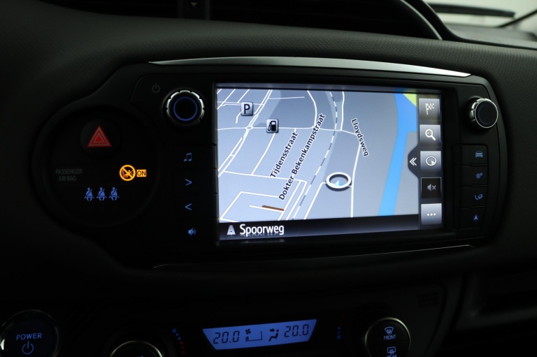 Toyota Yaris - 1.5 Hybrid Trend Bi-Tone 28