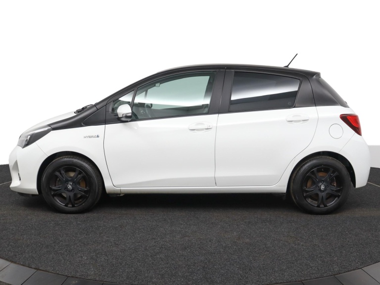 Toyota Yaris - 1.5 Hybrid Trend Bi-Tone 3