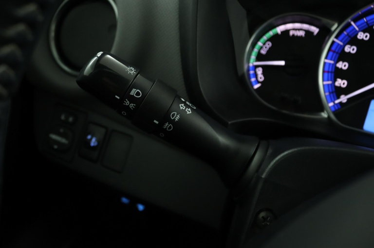 Toyota Yaris - 1.5 Hybrid Trend Bi-Tone 31