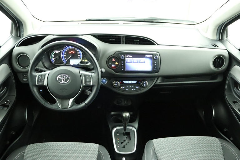 Toyota Yaris - 1.5 Hybrid Trend Bi-Tone 4