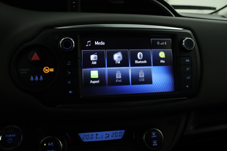 Toyota Yaris - 1.5 Hybrid Trend Bi-Tone 46