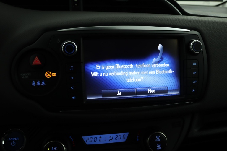 Toyota Yaris - 1.5 Hybrid Trend Bi-Tone 47