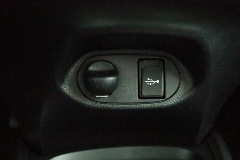 Toyota Yaris - 1.5 Hybrid Trend Bi-Tone 51