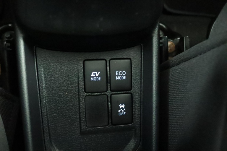 Toyota Yaris - 1.5 Hybrid Trend Bi-Tone 53