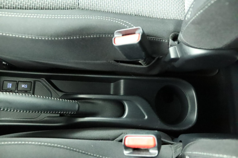 Toyota Yaris - 1.5 Hybrid Trend Bi-Tone 54