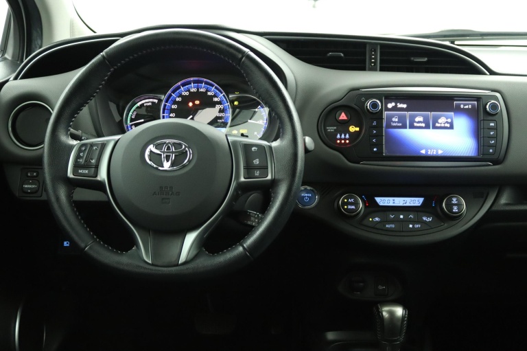 Toyota Yaris - 1.5 Hybrid Trend Bi-Tone 56