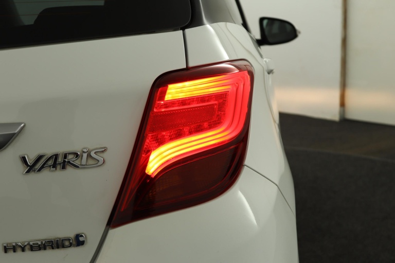 Toyota Yaris - 1.5 Hybrid Trend Bi-Tone 57