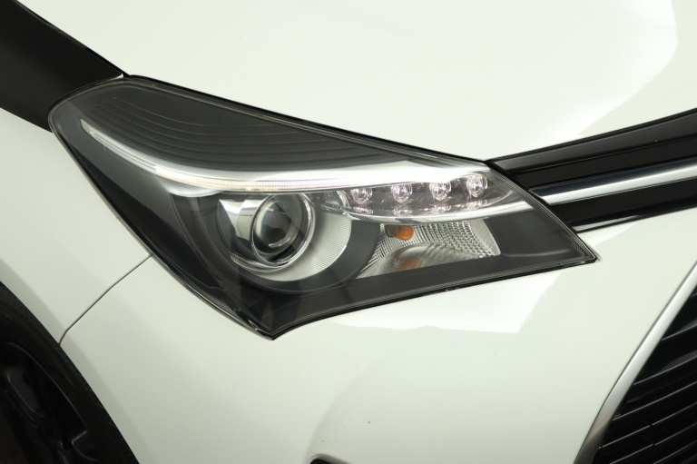 Toyota Yaris - 1.5 Hybrid Trend Bi-Tone 58