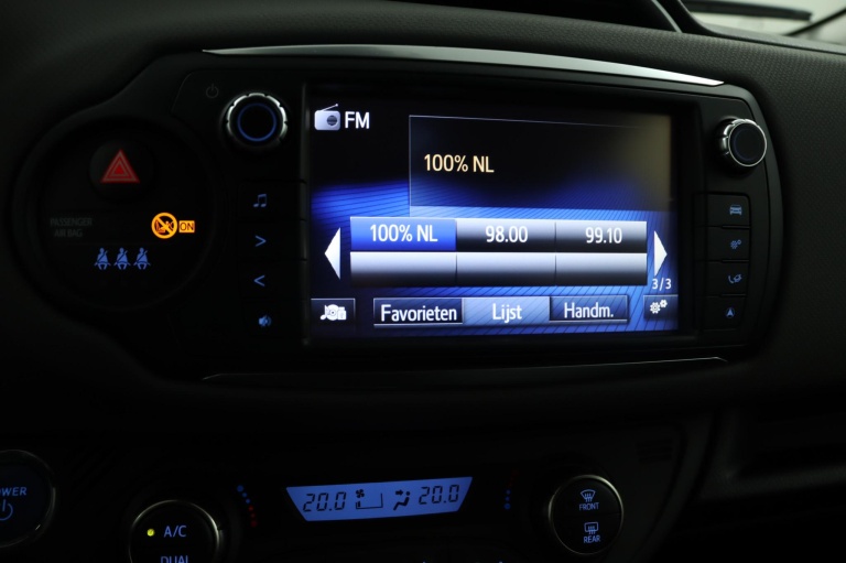 Toyota Yaris - 1.5 Hybrid Trend Bi-Tone 8