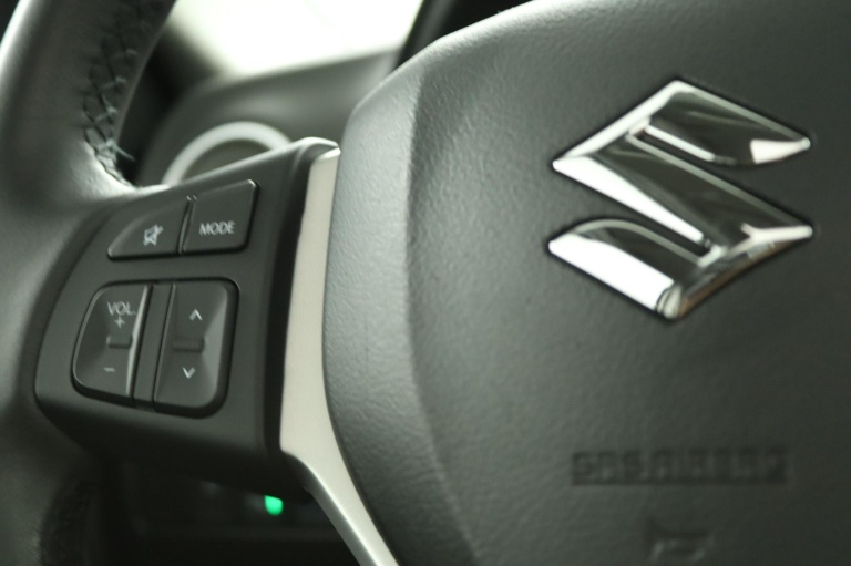 Suzuki Vitara - 1.5 Hybrid Style 19
