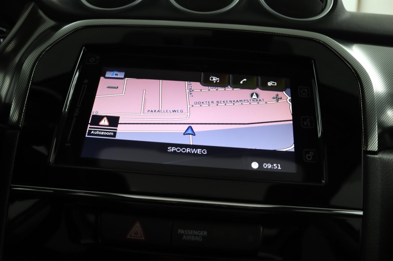 Suzuki Vitara - 1.5 Hybrid Style 28
