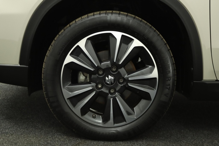 Suzuki Vitara - 1.5 Hybrid Style 36