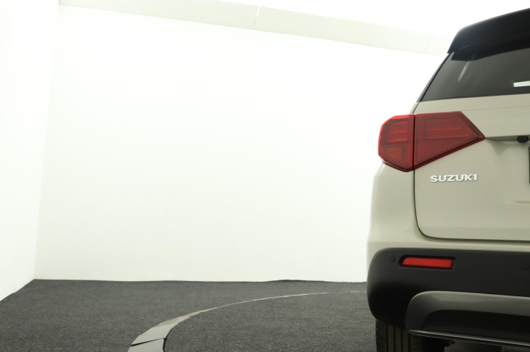 Suzuki Vitara - 1.5 Hybrid Style 39