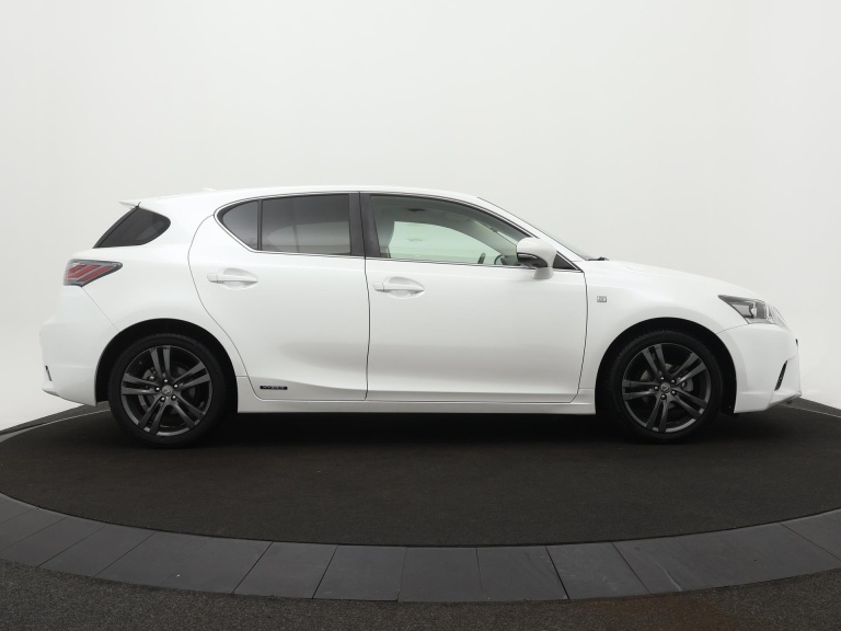 Lexus CT - 200h 25th Edition 10