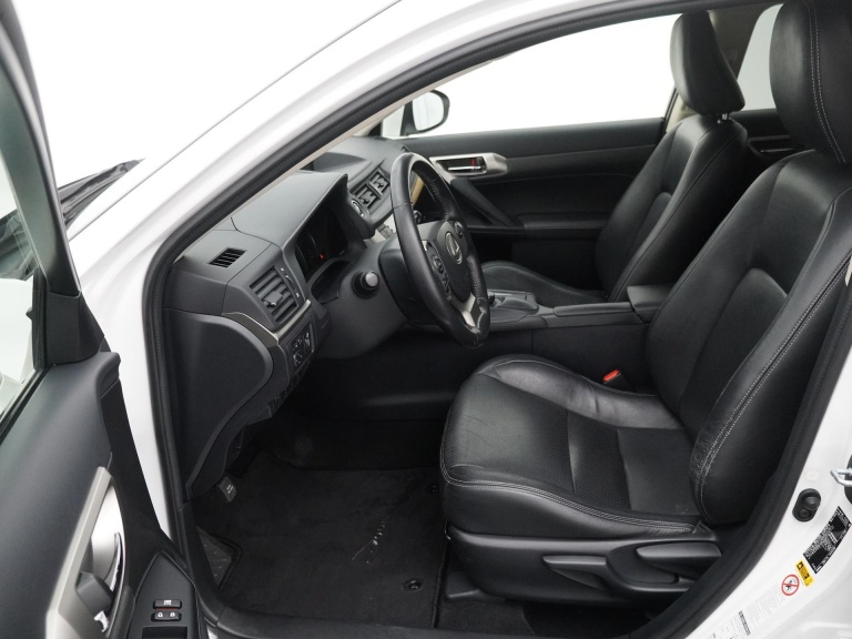 Lexus CT - 200h 25th Edition 13