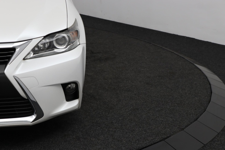 Lexus CT - 200h 25th Edition 35