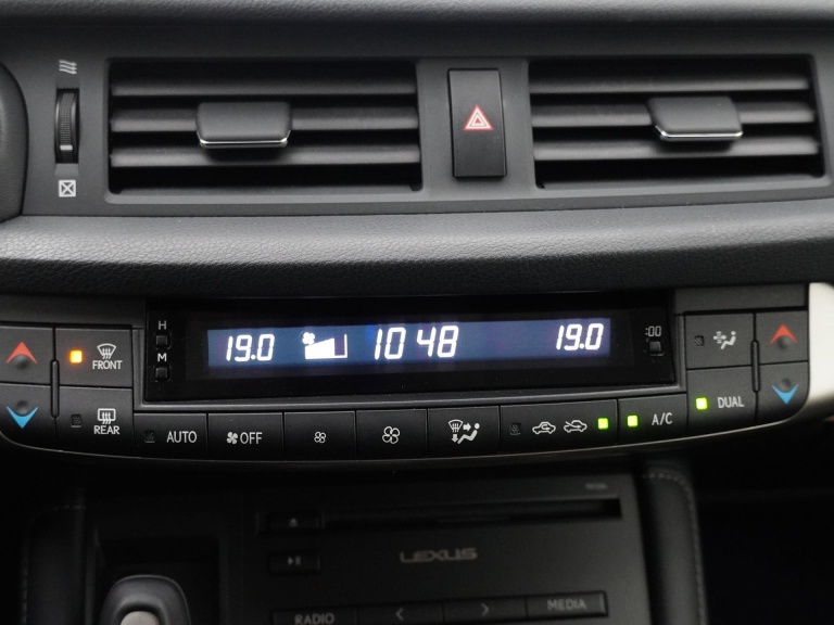 Lexus CT - 200h 25th Edition 7