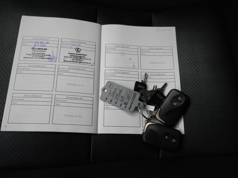 Lexus CT - 200h 25th Edition 8