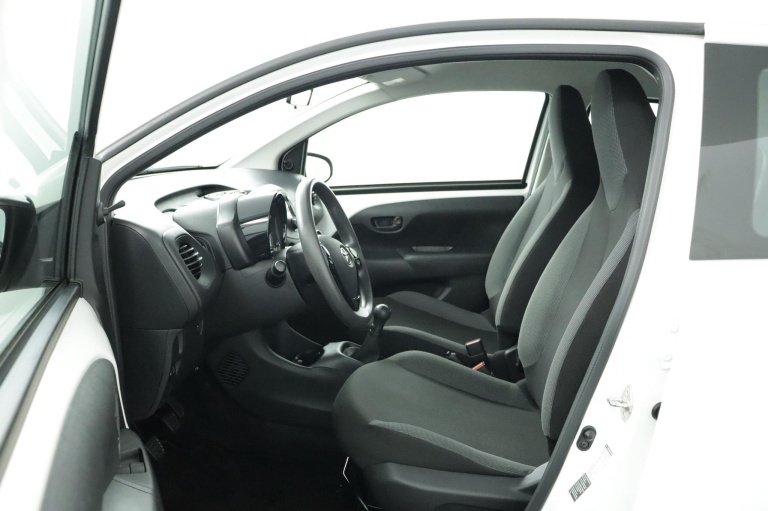 Toyota Aygo - 1.0 VVT-i x-fun 16