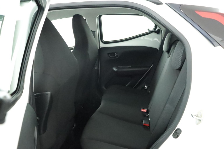 Toyota Aygo - 1.0 VVT-i x-fun 17