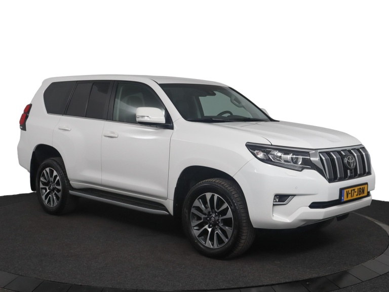 Toyota Land Cruiser - 2.8 D-4D-F Executive Window Van 14