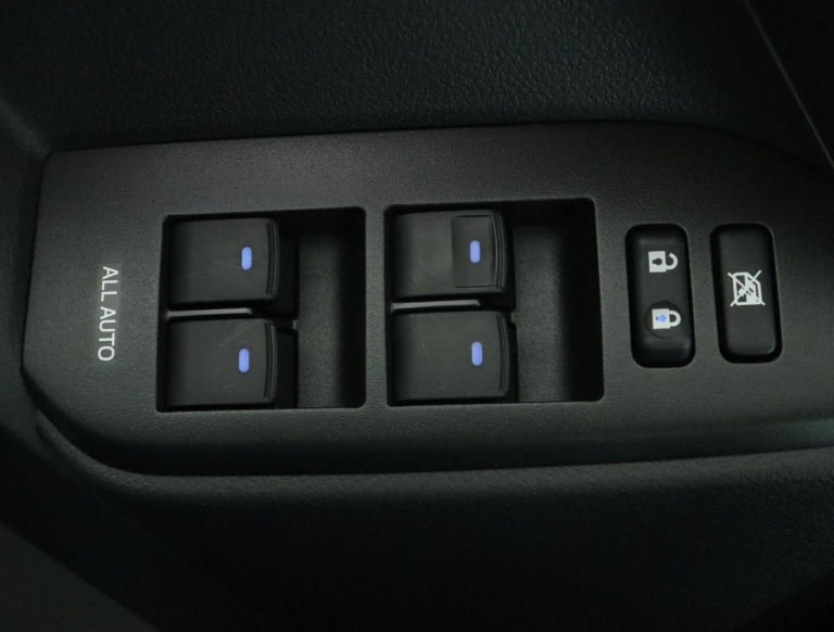 Toyota Land Cruiser - 2.8 D-4D-F Executive Window Van 26