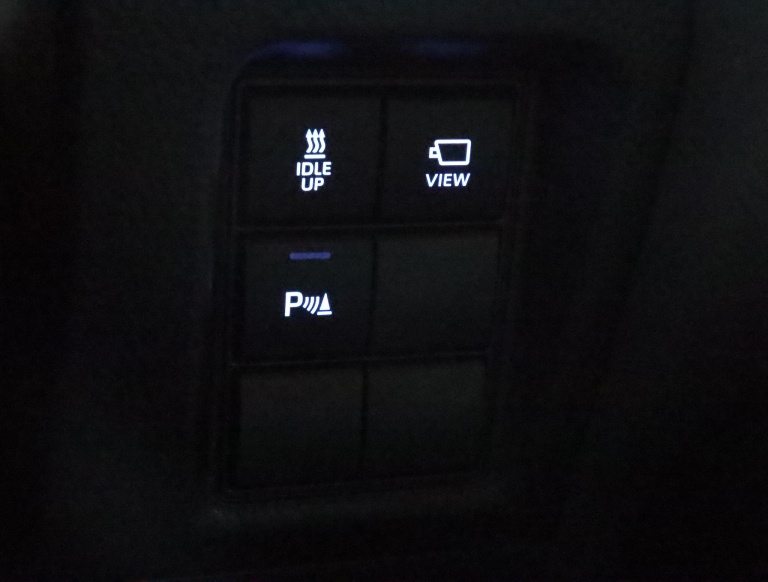 Toyota Land Cruiser - 2.8 D-4D-F Executive Window Van 55