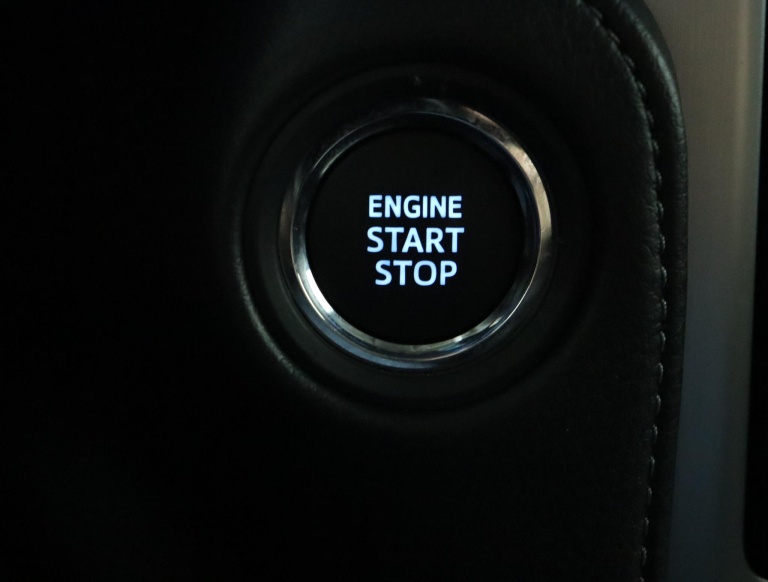 Toyota Land Cruiser - 2.8 D-4D-F Executive Window Van 57