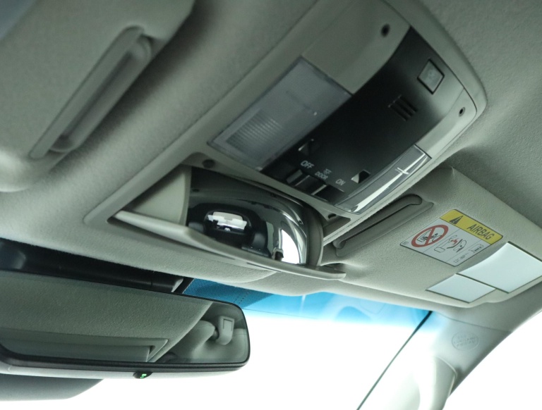 Toyota Land Cruiser - 2.8 D-4D-F Executive Window Van 67