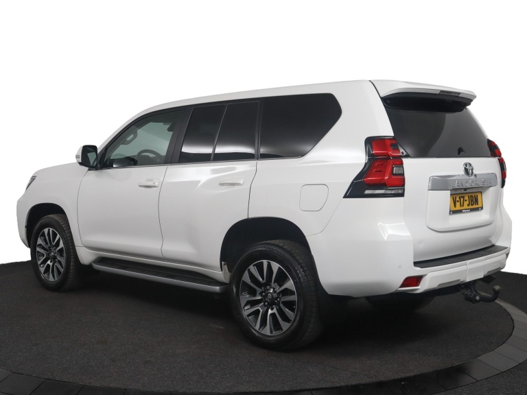 Toyota Land Cruiser - 2.8 D-4D-F Professional Window Van 12