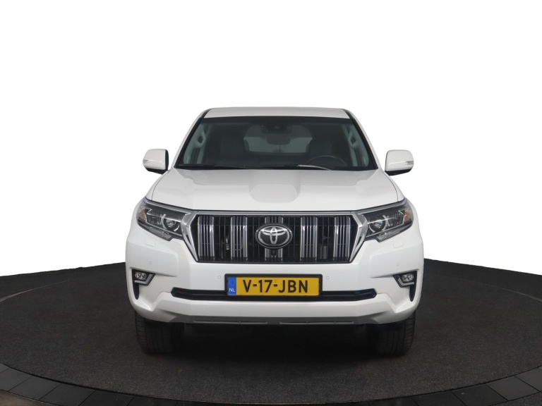 Toyota Land Cruiser - 2.8 D-4D-F Professional Window Van 16