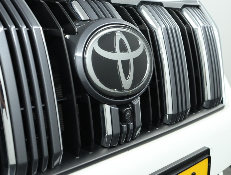 Toyota Land Cruiser - 2.8 D-4D-F Professional Window Van 33