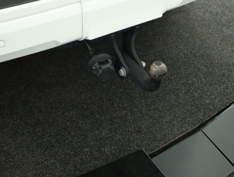 Toyota Land Cruiser - 2.8 D-4D-F Professional Window Van 39